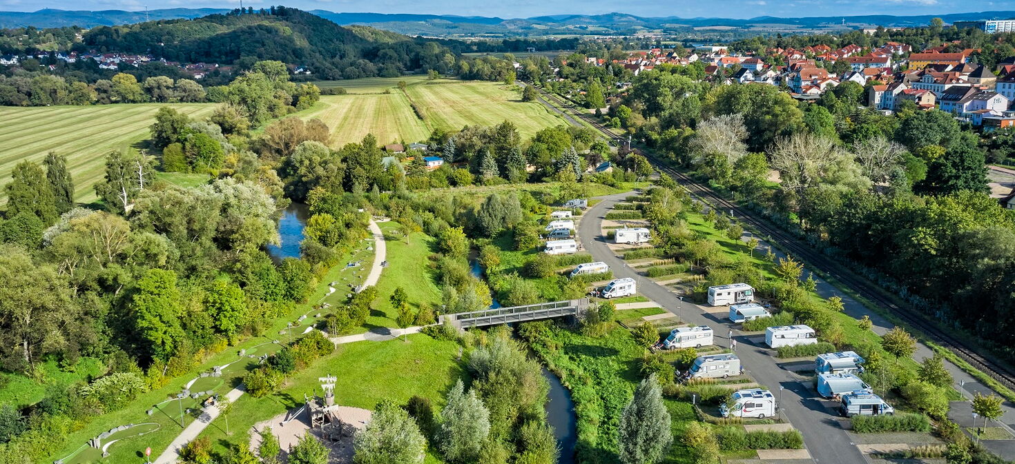 SOLE Reisemobilhafen in Bad Salzungen / Foto: Florian Trykowski Blick auf den Wohnmobilstellplatz in Bad Salzungen aus der Vogelperspektive