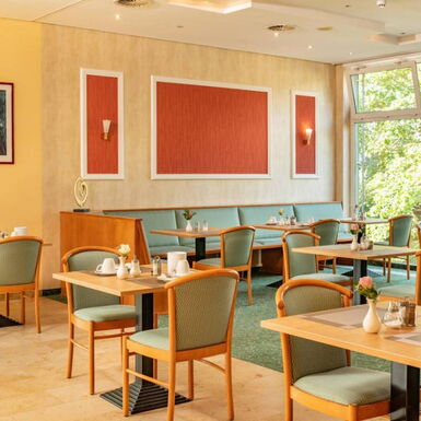 Innenaufnahme Restaurant im Hotel Herzog Georg mit Esstischen